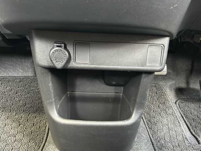 トヨタ パッソ モーダ 静岡県 2021(令3)年 2.3万km プラムブラウンパールクリスタルシャイン 純正SDナビ/・CD/・フルセグＴＶ/・Bluetooth/・AM/・FM/主要装備/・衝突軽減/・横滑り防止装置/・バックカメラ/・純正ドラレコ前後/・純正フロアマット/・LEDヘッドライト/・オートライト/・フォグランプ/・スマートキー/・プッシュスタート/・スペアキー1本/・Wエアバック/・オートエアコン