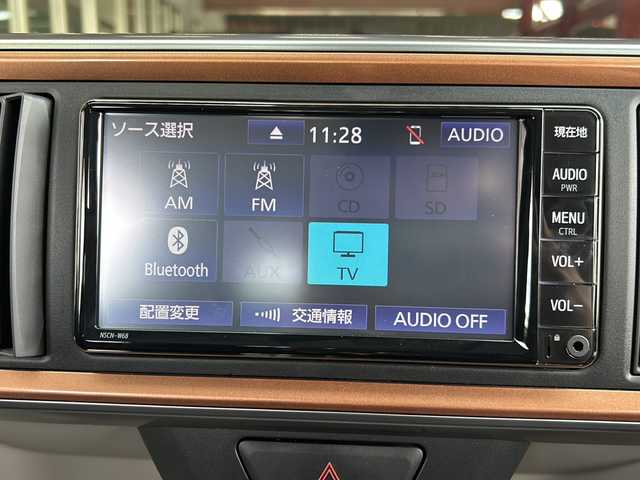 トヨタ パッソ モーダ 静岡県 2021(令3)年 2.3万km プラムブラウンパールクリスタルシャイン 純正SDナビ/・CD/・フルセグＴＶ/・Bluetooth/・AM/・FM/主要装備/・衝突軽減/・横滑り防止装置/・バックカメラ/・純正ドラレコ前後/・純正フロアマット/・LEDヘッドライト/・オートライト/・フォグランプ/・スマートキー/・プッシュスタート/・スペアキー1本/・Wエアバック/・オートエアコン