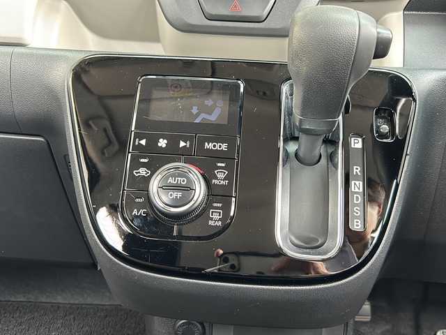 トヨタ パッソ モーダ 静岡県 2021(令3)年 2.3万km プラムブラウンパールクリスタルシャイン 純正SDナビ/・CD/・フルセグＴＶ/・Bluetooth/・AM/・FM/主要装備/・衝突軽減/・横滑り防止装置/・バックカメラ/・純正ドラレコ前後/・純正フロアマット/・LEDヘッドライト/・オートライト/・フォグランプ/・スマートキー/・プッシュスタート/・スペアキー1本/・Wエアバック/・オートエアコン