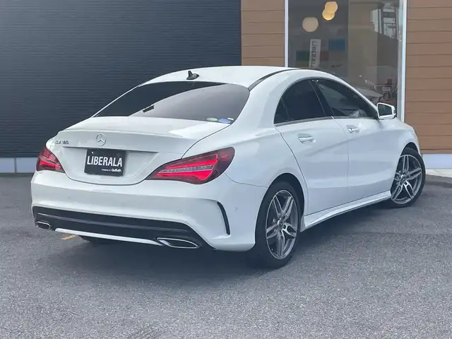 メルセデス・ベンツ ＣＬＡ１８０ AMG スタイル 栃木県 2017(平29)年 1.6万km カルサイトホワイト レーダーセーフティパッケージ/キーレスゴー/ナビ/フルセグTV/バックカメラ/ETC/ACC/レーンキープアシスト/ブラインドスポット/アクティブブレーキアシスト/パークトロニック/ハーフレザー/パワーシート/シートヒーター/LEDヘッドライト/オートライト/ドライブレコーダー