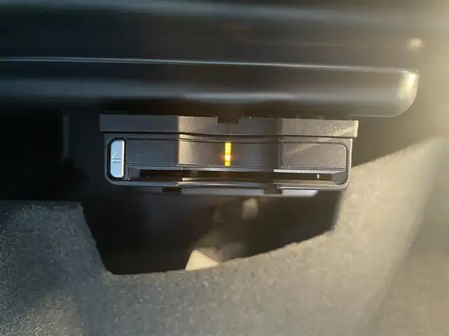 メルセデス・ベンツ ＣＬＡ１８０ AMG スタイル 栃木県 2017(平29)年 1.6万km カルサイトホワイト レーダーセーフティパッケージ/キーレスゴー/ナビ/フルセグTV/バックカメラ/ETC/ACC/レーンキープアシスト/ブラインドスポット/アクティブブレーキアシスト/パークトロニック/ハーフレザー/パワーシート/シートヒーター/LEDヘッドライト/オートライト/ドライブレコーダー