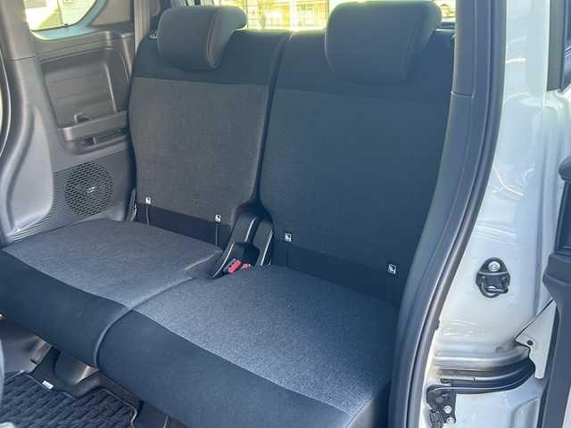 ホンダ Ｎ ＢＯＸ カスタム 愛知県 2024(令6)年 0.4万km プラチナホワイトパール ワンオーナー/禁煙車/純正８インチナビ/バックカメラ/両側パワースライドドア/前方ドライブレコーダー（DRH-229ND）/前席シートヒーター/Honda　SENSING/・衝突軽減ブレーキ/・先行者発進お知らせ機能/・歩行者事故低減ステアリング/・路外逸脱抑制機能/・渋滞追従機能付クルーズコントロール/・車線維持支援システム/・オートハイビーム/・パーキングアシスト/・近距離衝突軽減ブレーキ/オートブレーキホールド/クリアランスソナー/タイプC充電口/LEDヘッドライト/オートライト/ヘッドライトレベライザー/純正フロアマット/ISOFIX/ディーラー整備記録簿（R7/3・R7/7）/保証書/取扱説明書/スペアスマートキー