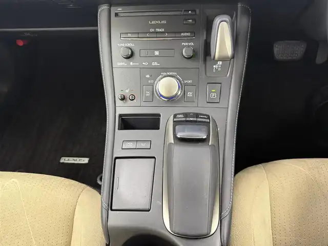 レクサス ＣＴ 200h バージョンC 愛知県 2014(平26)年 6.7万km マダーレッド 純正ナビ（フルセグＴＶ・Ｂｌｕｅｔｏｏｔｈ・ＣＤ・ＤＶＤ・ラジオ）/バックカメラ/純正ドライブレコーダー/ＥＴＣ/前席パワーシート/クルーズコントロール/前席シートヒーター/パドルシフト/ステアリングリモコン/コーナーセンサー/横滑り防止装置/盗難防止装置/純正フロアマット/純正アルミホイール/ＬＥＤオートライト/オートエアコン/プッシュスタート