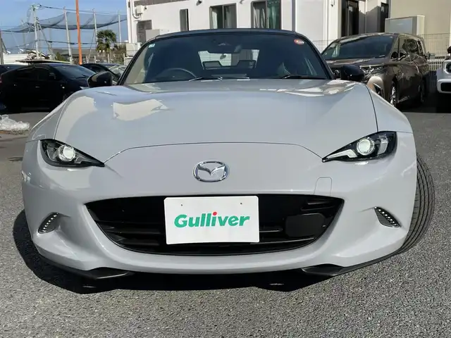 マツダ ロードスター RS 神奈川県 2025(令7)年 0.4万km グレー ワンオーナー/RAYS製鍛造16インチ純正アルミ/ブレンボブレーキ/純正RECAROハーフレザーシート/BOSEサウンド/純正メモリーナビ・地デジTV/純正USB/BT再生/AppleCarPlay/AndroidAuto/バックモニター/ETC/レーダークルーズコントロール/衝突軽減ブレーキ/LKA/BSM/コーナーセンサー/オートハイビーム/LEDヘッドライト/LEDデイライト/シートヒーター/プッシュスタート/スマートキー×2/R7年ディーラー整備記録/保証書・取説あり