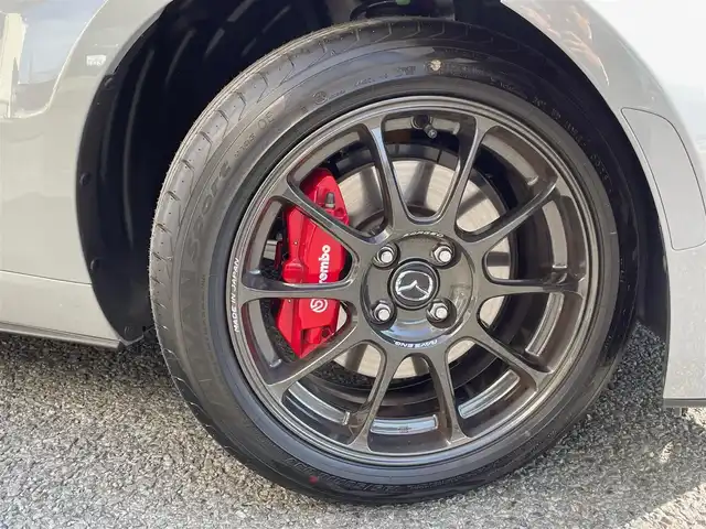 マツダ ロードスター RS 神奈川県 2025(令7)年 0.4万km グレー ワンオーナー/RAYS製鍛造16インチ純正アルミ/ブレンボブレーキ/純正RECAROハーフレザーシート/BOSEサウンド/純正メモリーナビ・地デジTV/純正USB/BT再生/AppleCarPlay/AndroidAuto/バックモニター/ETC/レーダークルーズコントロール/衝突軽減ブレーキ/LKA/BSM/コーナーセンサー/オートハイビーム/LEDヘッドライト/LEDデイライト/シートヒーター/プッシュスタート/スマートキー×2/R7年ディーラー整備記録/保証書・取説あり