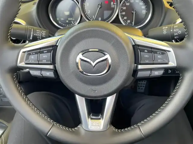 マツダ ロードスター RS 神奈川県 2025(令7)年 0.4万km グレー ワンオーナー/RAYS製鍛造16インチ純正アルミ/ブレンボブレーキ/純正RECAROハーフレザーシート/BOSEサウンド/純正メモリーナビ・地デジTV/純正USB/BT再生/AppleCarPlay/AndroidAuto/バックモニター/ETC/レーダークルーズコントロール/衝突軽減ブレーキ/LKA/BSM/コーナーセンサー/オートハイビーム/LEDヘッドライト/LEDデイライト/シートヒーター/プッシュスタート/スマートキー×2/R7年ディーラー整備記録/保証書・取説あり