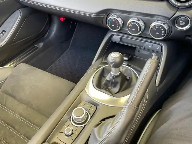 マツダ ロードスター RS 神奈川県 2025(令7)年 0.4万km グレー ワンオーナー/RAYS製鍛造16インチ純正アルミ/ブレンボブレーキ/純正RECAROハーフレザーシート/BOSEサウンド/純正メモリーナビ・地デジTV/純正USB/BT再生/AppleCarPlay/AndroidAuto/バックモニター/ETC/レーダークルーズコントロール/衝突軽減ブレーキ/LKA/BSM/コーナーセンサー/オートハイビーム/LEDヘッドライト/LEDデイライト/シートヒーター/プッシュスタート/スマートキー×2/R7年ディーラー整備記録/保証書・取説あり