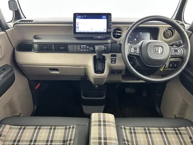 ホンダ Ｎ ＢＯＸ JOY ターボ 千葉県 2024(令6)年 0.2万km ベージュⅡ 禁煙車/純正9型ナビ/・LXU-242NBi/・CD/DVD/BT/ACP/AA/フルセグ/Honda SENSING/・衝突軽減ブレーキ（CMBS）/・先行車発進お知らせ機能/・歩行者事故低減ステアリング/・路外逸脱抑制機能/・標識認識機能/・渋滞追従機能付アダプティブクルーズコントロール（ACC）/・車線維持支援システム（LKAS）/・誤発進抑制機能/・後方誤発進抑制機能/・近距離衝突軽減ブレーキ/・急アクセル抑制機能/・パーキングセンサーシステム/・オートハイビーム/バックカメラ/7インチTFT液晶メーター/電子制御パーキングブレーキ/オートブレーキホールド機能/ETC/前席シートヒーター/ハーフレザーシート/両側パワースライドドア/コーナーセンサー/パドルシフト/LEDヘッドライト/スマートキー/スペアキー