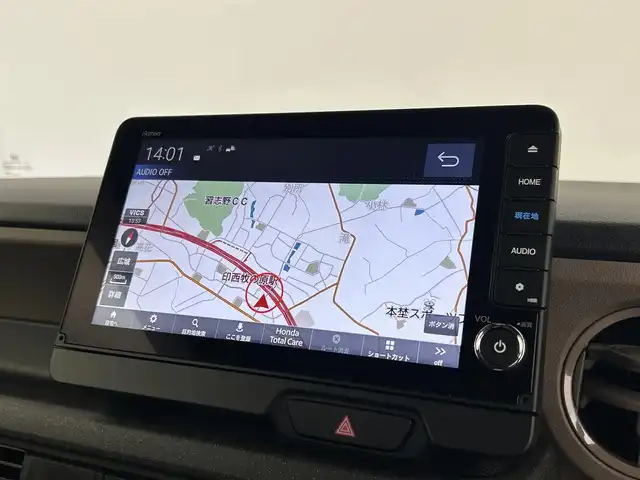 ホンダ Ｎ ＢＯＸ JOY ターボ 千葉県 2024(令6)年 0.2万km ベージュⅡ 禁煙車/純正9型ナビ/・LXU-242NBi/・CD/DVD/BT/ACP/AA/フルセグ/Honda SENSING/・衝突軽減ブレーキ（CMBS）/・先行車発進お知らせ機能/・歩行者事故低減ステアリング/・路外逸脱抑制機能/・標識認識機能/・渋滞追従機能付アダプティブクルーズコントロール（ACC）/・車線維持支援システム（LKAS）/・誤発進抑制機能/・後方誤発進抑制機能/・近距離衝突軽減ブレーキ/・急アクセル抑制機能/・パーキングセンサーシステム/・オートハイビーム/バックカメラ/7インチTFT液晶メーター/電子制御パーキングブレーキ/オートブレーキホールド機能/ETC/前席シートヒーター/ハーフレザーシート/両側パワースライドドア/コーナーセンサー/パドルシフト/LEDヘッドライト/スマートキー/スペアキー