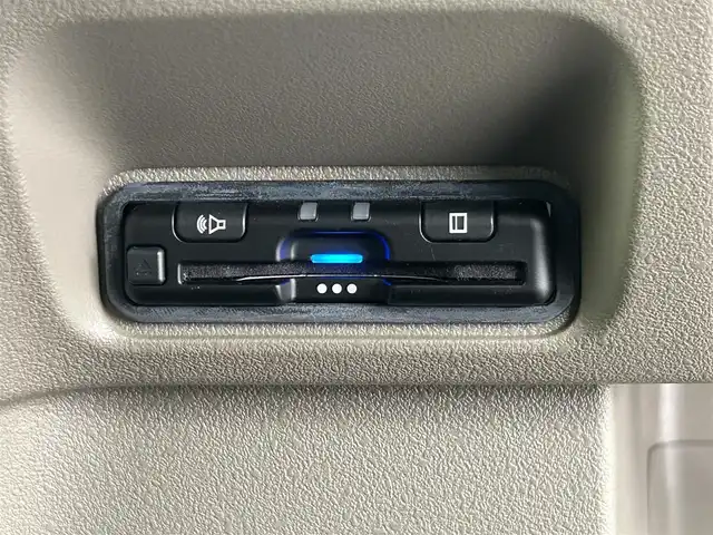 ホンダ Ｎ ＢＯＸ JOY ターボ 千葉県 2024(令6)年 0.2万km ベージュⅡ 禁煙車/純正9型ナビ/・LXU-242NBi/・CD/DVD/BT/ACP/AA/フルセグ/Honda SENSING/・衝突軽減ブレーキ（CMBS）/・先行車発進お知らせ機能/・歩行者事故低減ステアリング/・路外逸脱抑制機能/・標識認識機能/・渋滞追従機能付アダプティブクルーズコントロール（ACC）/・車線維持支援システム（LKAS）/・誤発進抑制機能/・後方誤発進抑制機能/・近距離衝突軽減ブレーキ/・急アクセル抑制機能/・パーキングセンサーシステム/・オートハイビーム/バックカメラ/7インチTFT液晶メーター/電子制御パーキングブレーキ/オートブレーキホールド機能/ETC/前席シートヒーター/ハーフレザーシート/両側パワースライドドア/コーナーセンサー/パドルシフト/LEDヘッドライト/スマートキー/スペアキー