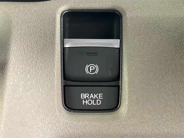 ホンダ Ｎ ＢＯＸ JOY ターボ 千葉県 2024(令6)年 0.2万km ベージュⅡ 禁煙車/純正9型ナビ/・LXU-242NBi/・CD/DVD/BT/ACP/AA/フルセグ/Honda SENSING/・衝突軽減ブレーキ（CMBS）/・先行車発進お知らせ機能/・歩行者事故低減ステアリング/・路外逸脱抑制機能/・標識認識機能/・渋滞追従機能付アダプティブクルーズコントロール（ACC）/・車線維持支援システム（LKAS）/・誤発進抑制機能/・後方誤発進抑制機能/・近距離衝突軽減ブレーキ/・急アクセル抑制機能/・パーキングセンサーシステム/・オートハイビーム/バックカメラ/7インチTFT液晶メーター/電子制御パーキングブレーキ/オートブレーキホールド機能/ETC/前席シートヒーター/ハーフレザーシート/両側パワースライドドア/コーナーセンサー/パドルシフト/LEDヘッドライト/スマートキー/スペアキー