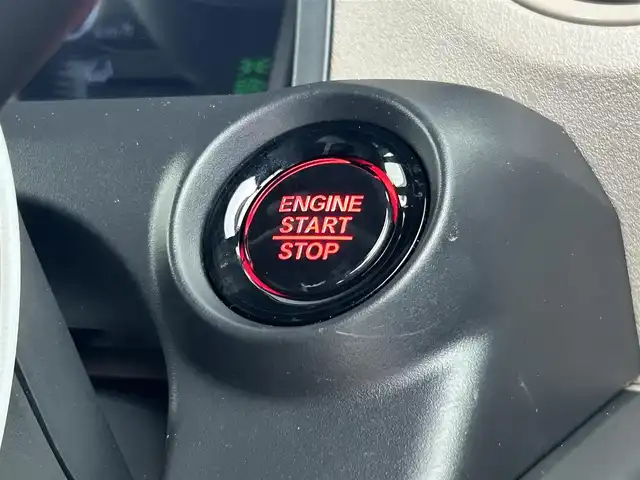 ホンダ Ｎ ＢＯＸ JOY ターボ 千葉県 2024(令6)年 0.2万km ベージュⅡ 禁煙車/純正9型ナビ/・LXU-242NBi/・CD/DVD/BT/ACP/AA/フルセグ/Honda SENSING/・衝突軽減ブレーキ（CMBS）/・先行車発進お知らせ機能/・歩行者事故低減ステアリング/・路外逸脱抑制機能/・標識認識機能/・渋滞追従機能付アダプティブクルーズコントロール（ACC）/・車線維持支援システム（LKAS）/・誤発進抑制機能/・後方誤発進抑制機能/・近距離衝突軽減ブレーキ/・急アクセル抑制機能/・パーキングセンサーシステム/・オートハイビーム/バックカメラ/7インチTFT液晶メーター/電子制御パーキングブレーキ/オートブレーキホールド機能/ETC/前席シートヒーター/ハーフレザーシート/両側パワースライドドア/コーナーセンサー/パドルシフト/LEDヘッドライト/スマートキー/スペアキー