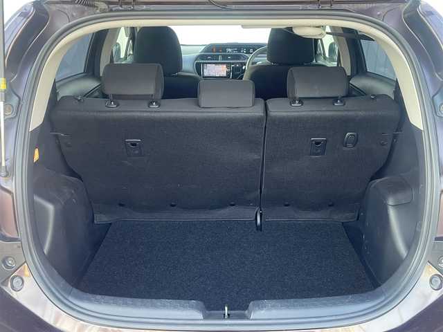 トヨタ アクア S 三重県 2017(平29)年 10.7万km ディープアメジストマイカメタリック 純正メモリナビ/バックカメラ/スマートエントリーパッケージ/（スマートキー/プッシュスタート/オートライト）/175/65R15タイヤ/　＊15インチフルホイールキャップ/プライバシーガラス/リアワイパー/SRSエアバック（運転席/助手席）/オートエアコン/パワーウィンドウ（フロント/リア）/バニティミラー（運転席/助手席）/シートバックポケット/アシストグリップ/コートフック