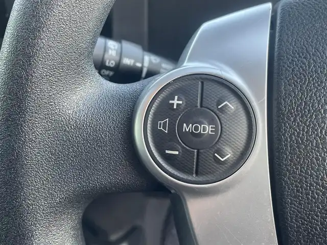 トヨタ アクア S 三重県 2017(平29)年 10.7万km ディープアメジストマイカメタリック 純正メモリナビ/バックカメラ/スマートエントリーパッケージ/（スマートキー/プッシュスタート/オートライト）/175/65R15タイヤ/　＊15インチフルホイールキャップ/プライバシーガラス/リアワイパー/SRSエアバック（運転席/助手席）/オートエアコン/パワーウィンドウ（フロント/リア）/バニティミラー（運転席/助手席）/シートバックポケット/アシストグリップ/コートフック