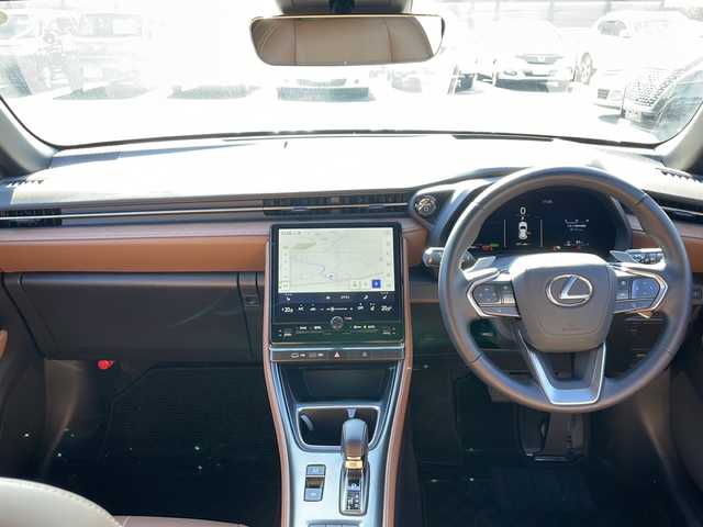 レクサス ＬＢＸ リラックス 栃木県 2024(令6)年 0.7万km ソニッククロム 純正ナビ/Ｂｌｕｅｔｏｏｔｈ/フルセグＴＶ/アラウンドビューモニター/ヘッドアップディスプレイ/ロードサインアシスト/パドルシフト/ステアリングヒーター/レザーシート/パワーシート/シートヒーター/クルーズコントロール/純正フロアマット/純正アルミホイール/パワーバックドア/ETC/ABS/横滑り防止機能/コーナーセンサー/レーンキープアシスト/盗難防止装置/衝突被害軽減システム