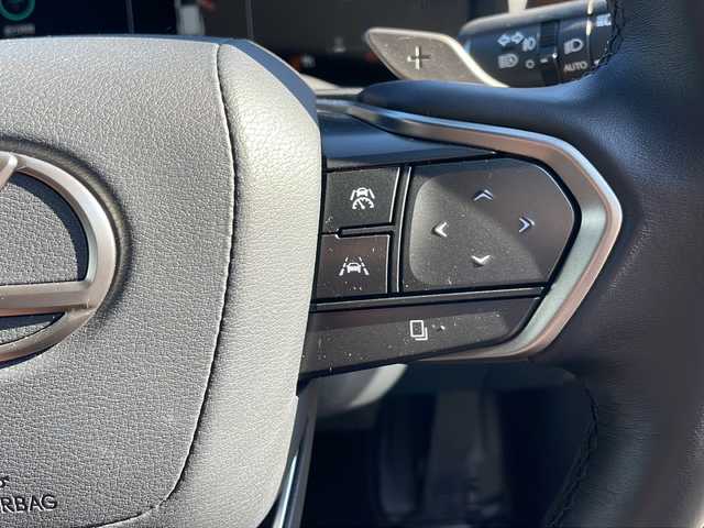 レクサス ＬＢＸ リラックス 栃木県 2024(令6)年 0.7万km ソニッククロム 純正ナビ/Ｂｌｕｅｔｏｏｔｈ/フルセグＴＶ/アラウンドビューモニター/ヘッドアップディスプレイ/ロードサインアシスト/パドルシフト/ステアリングヒーター/レザーシート/パワーシート/シートヒーター/クルーズコントロール/純正フロアマット/純正アルミホイール/パワーバックドア/ETC/ABS/横滑り防止機能/コーナーセンサー/レーンキープアシスト/盗難防止装置/衝突被害軽減システム