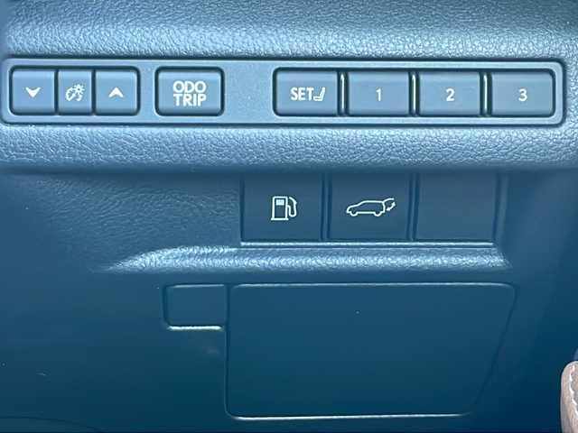 レクサス ＬＢＸ リラックス 栃木県 2024(令6)年 0.7万km ソニッククロム 純正ナビ/Ｂｌｕｅｔｏｏｔｈ/フルセグＴＶ/アラウンドビューモニター/ヘッドアップディスプレイ/ロードサインアシスト/パドルシフト/ステアリングヒーター/レザーシート/パワーシート/シートヒーター/クルーズコントロール/純正フロアマット/純正アルミホイール/パワーバックドア/ETC/ABS/横滑り防止機能/コーナーセンサー/レーンキープアシスト/盗難防止装置/衝突被害軽減システム