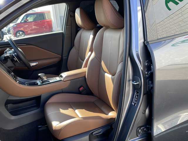 レクサス ＬＢＸ リラックス 栃木県 2024(令6)年 0.7万km ソニッククロム 純正ナビ/Ｂｌｕｅｔｏｏｔｈ/フルセグＴＶ/アラウンドビューモニター/ヘッドアップディスプレイ/ロードサインアシスト/パドルシフト/ステアリングヒーター/レザーシート/パワーシート/シートヒーター/クルーズコントロール/純正フロアマット/純正アルミホイール/パワーバックドア/ETC/ABS/横滑り防止機能/コーナーセンサー/レーンキープアシスト/盗難防止装置/衝突被害軽減システム