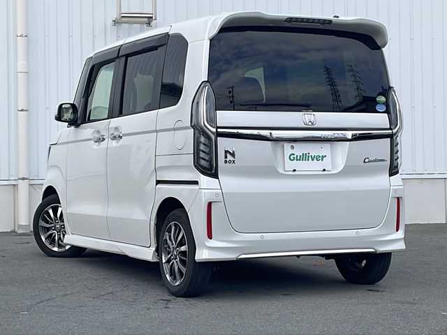 ホンダ Ｎ ＢＯＸ カスタム L 三重県 2021(令3)年 4.5万km プラチナホワイトパール 純正SDナビ、フルセグTV/純正CD、DVD再生、Bluetooth/片側パワースライドドア/ホンダセンシング/衝突軽減ブレーキ/レーンキープアシスト/追従型クルーズコントロール/前後ドライブレコーダー/前席シートヒーター/純正アルミ14インチ/バックカメラ/スマートキー/プッシュスタート/LEDオートライト/フォグランプ/ETC/USB給電/ステアリングリモコン/コーナーセンサー/ウィンカーミラー/フロアマット/ドアバイザー