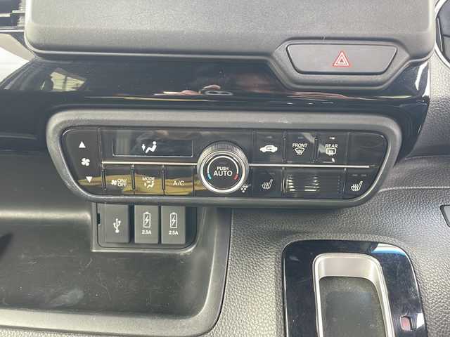 ホンダ Ｎ ＢＯＸ カスタム L 三重県 2021(令3)年 4.5万km プラチナホワイトパール 純正SDナビ、フルセグTV/純正CD、DVD再生、Bluetooth/片側パワースライドドア/ホンダセンシング/衝突軽減ブレーキ/レーンキープアシスト/追従型クルーズコントロール/前後ドライブレコーダー/前席シートヒーター/純正アルミ14インチ/バックカメラ/スマートキー/プッシュスタート/LEDオートライト/フォグランプ/ETC/USB給電/ステアリングリモコン/コーナーセンサー/ウィンカーミラー/フロアマット/ドアバイザー