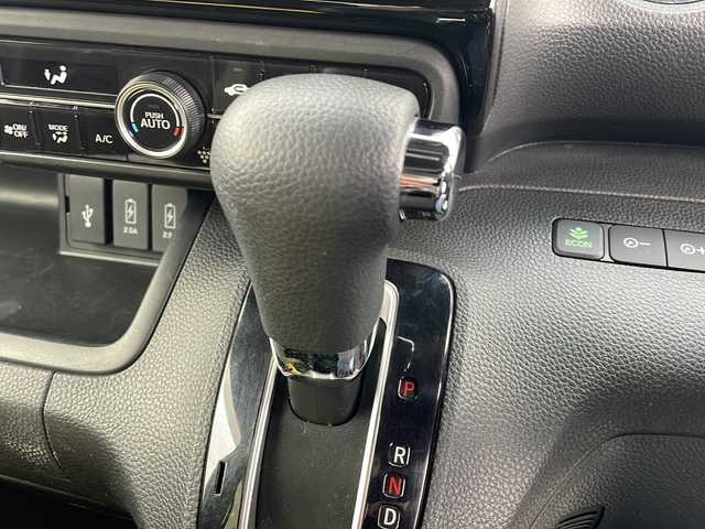 ホンダ Ｎ ＢＯＸ カスタム L 三重県 2021(令3)年 4.5万km プラチナホワイトパール 純正SDナビ、フルセグTV/純正CD、DVD再生、Bluetooth/片側パワースライドドア/ホンダセンシング/衝突軽減ブレーキ/レーンキープアシスト/追従型クルーズコントロール/前後ドライブレコーダー/前席シートヒーター/純正アルミ14インチ/バックカメラ/スマートキー/プッシュスタート/LEDオートライト/フォグランプ/ETC/USB給電/ステアリングリモコン/コーナーセンサー/ウィンカーミラー/フロアマット/ドアバイザー