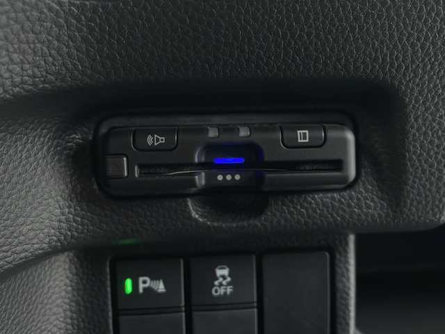 ホンダ Ｎ ＢＯＸ カスタム L 三重県 2021(令3)年 4.5万km プラチナホワイトパール 純正SDナビ、フルセグTV/純正CD、DVD再生、Bluetooth/片側パワースライドドア/ホンダセンシング/衝突軽減ブレーキ/レーンキープアシスト/追従型クルーズコントロール/前後ドライブレコーダー/前席シートヒーター/純正アルミ14インチ/バックカメラ/スマートキー/プッシュスタート/LEDオートライト/フォグランプ/ETC/USB給電/ステアリングリモコン/コーナーセンサー/ウィンカーミラー/フロアマット/ドアバイザー