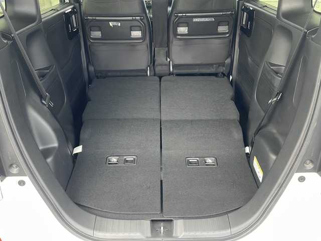 ホンダ Ｎ ＢＯＸ カスタム L 三重県 2021(令3)年 4.5万km プラチナホワイトパール 純正SDナビ、フルセグTV/純正CD、DVD再生、Bluetooth/片側パワースライドドア/ホンダセンシング/衝突軽減ブレーキ/レーンキープアシスト/追従型クルーズコントロール/前後ドライブレコーダー/前席シートヒーター/純正アルミ14インチ/バックカメラ/スマートキー/プッシュスタート/LEDオートライト/フォグランプ/ETC/USB給電/ステアリングリモコン/コーナーセンサー/ウィンカーミラー/フロアマット/ドアバイザー