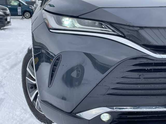 トヨタ ハリアー ハイブリッド G 道北・旭川 2023(令5)年 2.8万km プレシャスブラックパール /４WD//禁煙車//12.3インチ純正ディスプレイオーディオ/BT/USB/TV//バックカメラ//12.3インチTFTカラーメーター//ビルトインETC2.0//デジタルインナーミラー//前後ドライブレコーダー//パワーバックドア//左右独立オートエアコン//トヨタセーフティーセンス//OPブラインドスポットモニター//OPパーキングサポートブレーキ/PCS/LTA/LDA/RSA/AHS/PKSB/レーダークルーズコントロール//ミラーヒーター//革巻きステアリング//ステアリングスイッチ//ハーフレザーシート//運転席パワーシート//オートライト//LEDヘッドライト//LEDフォグランプ//ミラーウィンカー//スマートキー//スペアキー//プッシュスタート//保証書