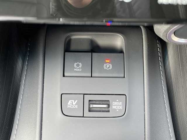 トヨタ ハリアー ハイブリッド G 道北・旭川 2023(令5)年 2.8万km プレシャスブラックパール /４WD//禁煙車//12.3インチ純正ディスプレイオーディオ/BT/USB/TV//バックカメラ//12.3インチTFTカラーメーター//ビルトインETC2.0//デジタルインナーミラー//前後ドライブレコーダー//パワーバックドア//左右独立オートエアコン//トヨタセーフティーセンス//OPブラインドスポットモニター//OPパーキングサポートブレーキ/PCS/LTA/LDA/RSA/AHS/PKSB/レーダークルーズコントロール//ミラーヒーター//革巻きステアリング//ステアリングスイッチ//ハーフレザーシート//運転席パワーシート//オートライト//LEDヘッドライト//LEDフォグランプ//ミラーウィンカー//スマートキー//スペアキー//プッシュスタート//保証書