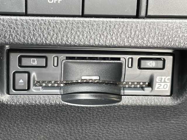 トヨタ ハリアー ハイブリッド G 道北・旭川 2023(令5)年 2.8万km プレシャスブラックパール /４WD//禁煙車//12.3インチ純正ディスプレイオーディオ/BT/USB/TV//バックカメラ//12.3インチTFTカラーメーター//ビルトインETC2.0//デジタルインナーミラー//前後ドライブレコーダー//パワーバックドア//左右独立オートエアコン//トヨタセーフティーセンス//OPブラインドスポットモニター//OPパーキングサポートブレーキ/PCS/LTA/LDA/RSA/AHS/PKSB/レーダークルーズコントロール//ミラーヒーター//革巻きステアリング//ステアリングスイッチ//ハーフレザーシート//運転席パワーシート//オートライト//LEDヘッドライト//LEDフォグランプ//ミラーウィンカー//スマートキー//スペアキー//プッシュスタート//保証書