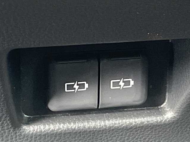 トヨタ ハリアー ハイブリッド G 道北・旭川 2023(令5)年 2.8万km プレシャスブラックパール /４WD//禁煙車//12.3インチ純正ディスプレイオーディオ/BT/USB/TV//バックカメラ//12.3インチTFTカラーメーター//ビルトインETC2.0//デジタルインナーミラー//前後ドライブレコーダー//パワーバックドア//左右独立オートエアコン//トヨタセーフティーセンス//OPブラインドスポットモニター//OPパーキングサポートブレーキ/PCS/LTA/LDA/RSA/AHS/PKSB/レーダークルーズコントロール//ミラーヒーター//革巻きステアリング//ステアリングスイッチ//ハーフレザーシート//運転席パワーシート//オートライト//LEDヘッドライト//LEDフォグランプ//ミラーウィンカー//スマートキー//スペアキー//プッシュスタート//保証書