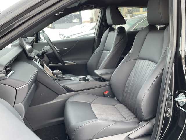 トヨタ ハリアー ハイブリッド G 道北・旭川 2023(令5)年 2.8万km プレシャスブラックパール /４WD//禁煙車//12.3インチ純正ディスプレイオーディオ/BT/USB/TV//バックカメラ//12.3インチTFTカラーメーター//ビルトインETC2.0//デジタルインナーミラー//前後ドライブレコーダー//パワーバックドア//左右独立オートエアコン//トヨタセーフティーセンス//OPブラインドスポットモニター//OPパーキングサポートブレーキ/PCS/LTA/LDA/RSA/AHS/PKSB/レーダークルーズコントロール//ミラーヒーター//革巻きステアリング//ステアリングスイッチ//ハーフレザーシート//運転席パワーシート//オートライト//LEDヘッドライト//LEDフォグランプ//ミラーウィンカー//スマートキー//スペアキー//プッシュスタート//保証書