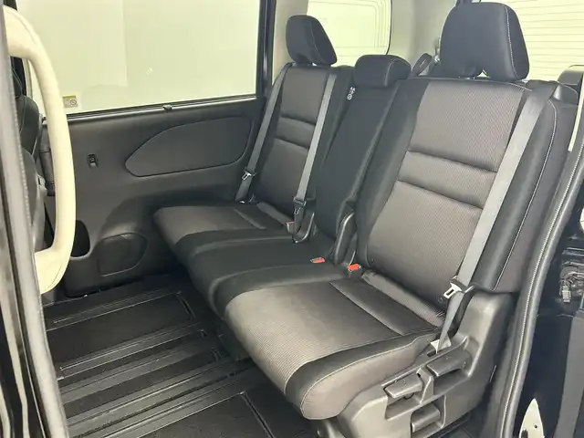 日産 セレナ ハイウェイスター 熊本県 2017(平29)年 6.4万km ダイヤモンドブラック 禁煙車/純正9インチナビMM516D-L（CD・DVD・フルセグ・BT・SD・AUX・ipod・USB・HDMI）/全周囲カメラ/ETC/アルパインフリップダウンモニター/両側パワースライドドア/レーダークルーズコントロール/プロパイロット/衝突軽減ブレーキ/横滑り防止/車両接近通報装置/ふらつき警報機能/アイドリングストップ/前後クリアランスソナー/デジタルインナーミラー/純正フロアマット/純正１６インチAW/オートライト/LEDヘッドライト/フォグライト/スマートキー/プッシュスタート