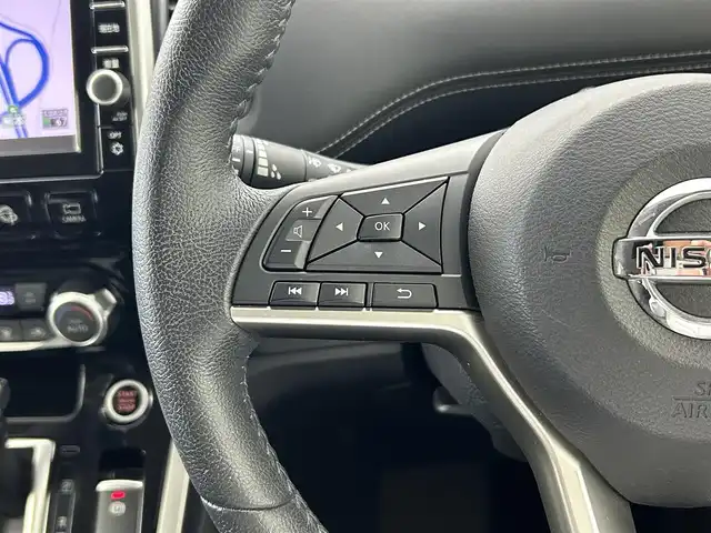 日産 セレナ ハイウェイスター 熊本県 2017(平29)年 6.4万km ダイヤモンドブラック 禁煙車/純正9インチナビMM516D-L（CD・DVD・フルセグ・BT・SD・AUX・ipod・USB・HDMI）/全周囲カメラ/ETC/アルパインフリップダウンモニター/両側パワースライドドア/レーダークルーズコントロール/プロパイロット/衝突軽減ブレーキ/横滑り防止/車両接近通報装置/ふらつき警報機能/アイドリングストップ/前後クリアランスソナー/デジタルインナーミラー/純正フロアマット/純正１６インチAW/オートライト/LEDヘッドライト/フォグライト/スマートキー/プッシュスタート