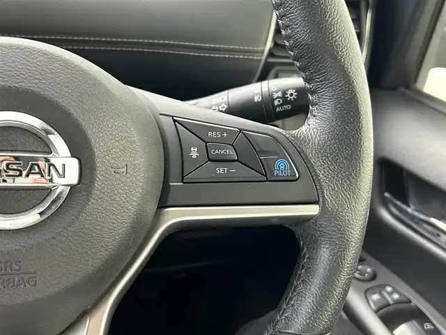 日産 セレナ ハイウェイスター 熊本県 2017(平29)年 6.4万km ダイヤモンドブラック 禁煙車/純正9インチナビMM516D-L（CD・DVD・フルセグ・BT・SD・AUX・ipod・USB・HDMI）/全周囲カメラ/ETC/アルパインフリップダウンモニター/両側パワースライドドア/レーダークルーズコントロール/プロパイロット/衝突軽減ブレーキ/横滑り防止/車両接近通報装置/ふらつき警報機能/アイドリングストップ/前後クリアランスソナー/デジタルインナーミラー/純正フロアマット/純正１６インチAW/オートライト/LEDヘッドライト/フォグライト/スマートキー/プッシュスタート