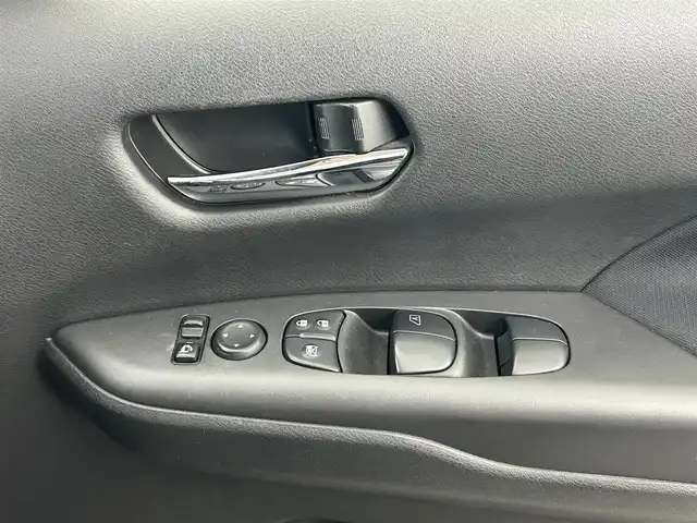 日産 セレナ ハイウェイスター 熊本県 2017(平29)年 6.4万km ダイヤモンドブラック 禁煙車/純正9インチナビMM516D-L（CD・DVD・フルセグ・BT・SD・AUX・ipod・USB・HDMI）/全周囲カメラ/ETC/アルパインフリップダウンモニター/両側パワースライドドア/レーダークルーズコントロール/プロパイロット/衝突軽減ブレーキ/横滑り防止/車両接近通報装置/ふらつき警報機能/アイドリングストップ/前後クリアランスソナー/デジタルインナーミラー/純正フロアマット/純正１６インチAW/オートライト/LEDヘッドライト/フォグライト/スマートキー/プッシュスタート