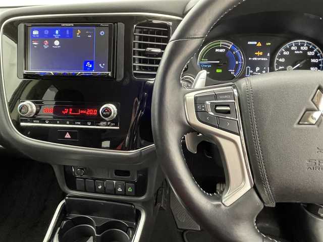 三菱 アウトランダー ＰＨＥＶ G Limited Edition 宮城県 2020(令2)年 4.5万km シルキーホワイト 4WD/Bluetooth/CD/DVD/AM/FM/ステアリングヒーター/前席シートヒーター/クルーズコントロール/パドルシフト/レーンキープアシスト/衝突被害軽減システム/前後コーナーセンサー/LEDヘッドライト/スペアキー×1/純正フロアマット/充電ケーブル車載