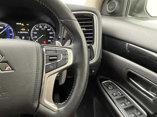 三菱 アウトランダー ＰＨＥＶ G Limited Edition 宮城県 2020(令2)年 4.5万km シルキーホワイト 4WD/Bluetooth/CD/DVD/AM/FM/ステアリングヒーター/前席シートヒーター/クルーズコントロール/パドルシフト/レーンキープアシスト/衝突被害軽減システム/前後コーナーセンサー/LEDヘッドライト/スペアキー×1/純正フロアマット/充電ケーブル車載