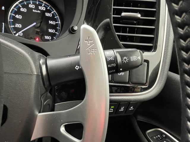 三菱 アウトランダー ＰＨＥＶ G Limited Edition 宮城県 2020(令2)年 4.5万km シルキーホワイト 4WD/Bluetooth/CD/DVD/AM/FM/ステアリングヒーター/前席シートヒーター/クルーズコントロール/パドルシフト/レーンキープアシスト/衝突被害軽減システム/前後コーナーセンサー/LEDヘッドライト/スペアキー×1/純正フロアマット/充電ケーブル車載