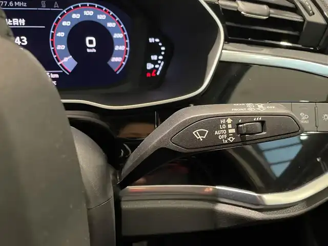 アウディ Ｑ３ 35TFSI アドバンスド 愛知県 2020(令2)年 3.9万km 白 ＲＡＹＳアルミホイール　/黒革シート　/バーチャルコクピット/ドライバーアシスタンス/ＭＭＩナビゲーション　/Ｂｌｕｅｔｏｏｔｈ　/３６０度カメラ　/シートヒーター　/ＡＣＣ　/ＢＳＭ　/ＬＫＡ　/ＬＣＡ　/ＥＴＣ２．０/プッシュスタート/アイドリングストップ/ウィンカーミラー/LEDヘッドライト