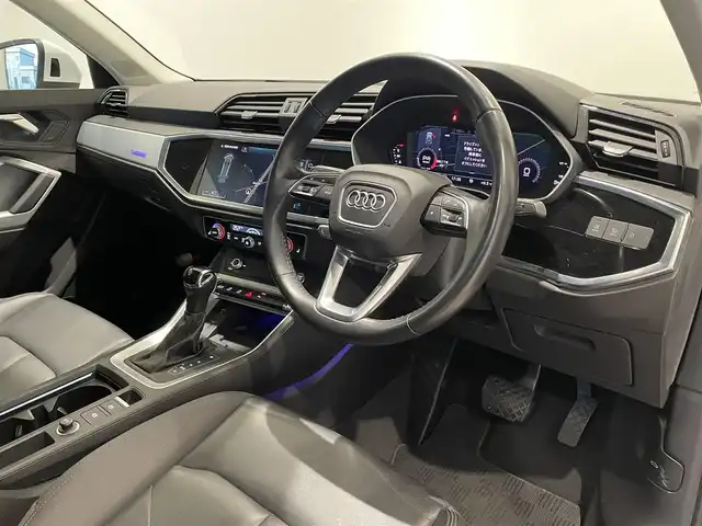 アウディ Ｑ３ 35TFSI アドバンスド 愛知県 2020(令2)年 3.9万km 白 ＲＡＹＳアルミホイール　/黒革シート　/バーチャルコクピット/ドライバーアシスタンス/ＭＭＩナビゲーション　/Ｂｌｕｅｔｏｏｔｈ　/３６０度カメラ　/シートヒーター　/ＡＣＣ　/ＢＳＭ　/ＬＫＡ　/ＬＣＡ　/ＥＴＣ２．０/プッシュスタート/アイドリングストップ/ウィンカーミラー/LEDヘッドライト