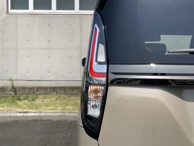 スズキ ソリオ HV SZ 静岡県 2022(令4)年 0.3万km キャラバンアイボリーPM スズキセーフティーサポート/純正9インチメモリーナビ/　AM FM CD DVD Bluetooth USB AppleCarPlay　 /AndroidAuto/フルセグテレビ/レーダークルーズコントロール/LEDヘッドランプ/シートヒーター（前席）/ヘッドアップディスプレイ/リアクリアランスソナー/パドルシフト/純正15インチアルミホイール/アラウンドビューモニター/両側パワースライドドア