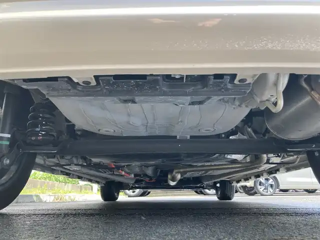 スズキ ソリオ HV SZ 静岡県 2022(令4)年 0.3万km キャラバンアイボリーPM スズキセーフティーサポート/純正9インチメモリーナビ/　AM FM CD DVD Bluetooth USB AppleCarPlay　 /AndroidAuto/フルセグテレビ/レーダークルーズコントロール/LEDヘッドランプ/シートヒーター（前席）/ヘッドアップディスプレイ/リアクリアランスソナー/パドルシフト/純正15インチアルミホイール/アラウンドビューモニター/両側パワースライドドア