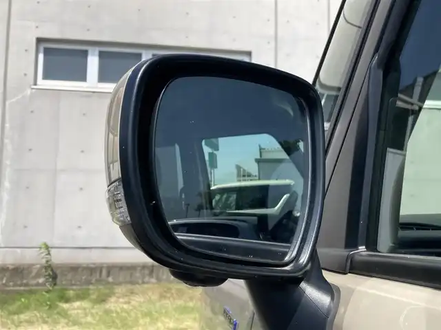 スズキ ソリオ HV SZ 静岡県 2022(令4)年 0.3万km キャラバンアイボリーPM スズキセーフティーサポート/純正9インチメモリーナビ/　AM FM CD DVD Bluetooth USB AppleCarPlay　 /AndroidAuto/フルセグテレビ/レーダークルーズコントロール/LEDヘッドランプ/シートヒーター（前席）/ヘッドアップディスプレイ/リアクリアランスソナー/パドルシフト/純正15インチアルミホイール/アラウンドビューモニター/両側パワースライドドア