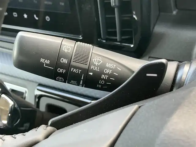 スズキ ソリオ HV SZ 静岡県 2022(令4)年 0.3万km キャラバンアイボリーPM スズキセーフティーサポート/純正9インチメモリーナビ/　AM FM CD DVD Bluetooth USB AppleCarPlay　 /AndroidAuto/フルセグテレビ/レーダークルーズコントロール/LEDヘッドランプ/シートヒーター（前席）/ヘッドアップディスプレイ/リアクリアランスソナー/パドルシフト/純正15インチアルミホイール/アラウンドビューモニター/両側パワースライドドア