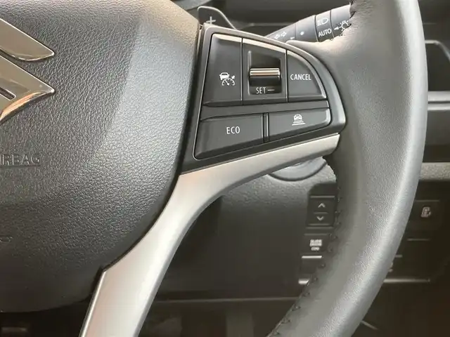 スズキ ソリオ HV SZ 静岡県 2022(令4)年 0.3万km キャラバンアイボリーPM スズキセーフティーサポート/純正9インチメモリーナビ/　AM FM CD DVD Bluetooth USB AppleCarPlay　 /AndroidAuto/フルセグテレビ/レーダークルーズコントロール/LEDヘッドランプ/シートヒーター（前席）/ヘッドアップディスプレイ/リアクリアランスソナー/パドルシフト/純正15インチアルミホイール/アラウンドビューモニター/両側パワースライドドア