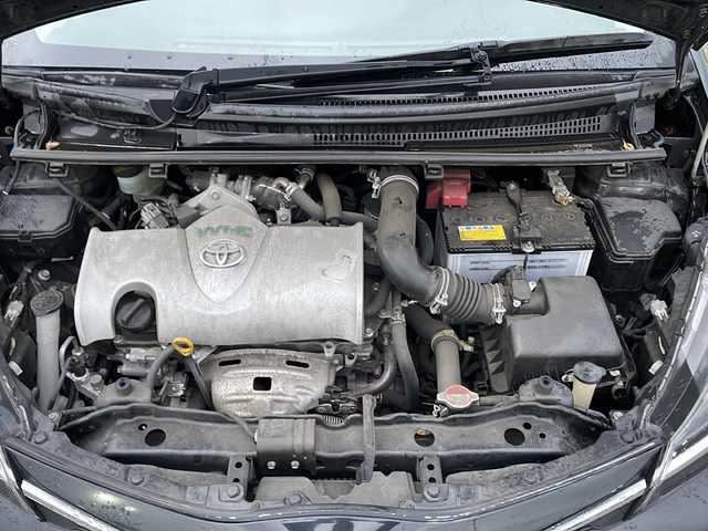 トヨタ ヴィッツ 1.3F LEDエディション 山口県 2016(平28)年 8万km ブラックマイカ 社外SDナビ/(CD/AM/FM/Bluetooth/フルセグTV)/バックカメラ/ETC/ステアリングスイッチ/アイドリングストップ/オートライト/LEDヘッドランプ/プッシュスタート/スマートキー/純正フロアマット/取扱説明書/保証書/記録簿