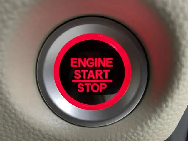 ホンダ Ｎ ＢＯＸ G L ホンダセンシング 福島県 2018(平30)年 5.4万km プラチナホワイトパール 衝突軽減ブレーキ/・車線逸脱警報装置/純正ナビ/・型番：AVN138M/・ワンセグTV/FA/AM//USB/CD/・バックカメラ/・ETC/片側パワースライドドア/クルーズコントロール/ステアリングスイッチ/プッシュスタート/・スマートキー/・スペアキー/LEDライト/・オートライト/・オートマチックハイビーム/レーンキープアシスト/電動格納ミラー/ドアバイザー/純正フロアマット/ウインカーミラー