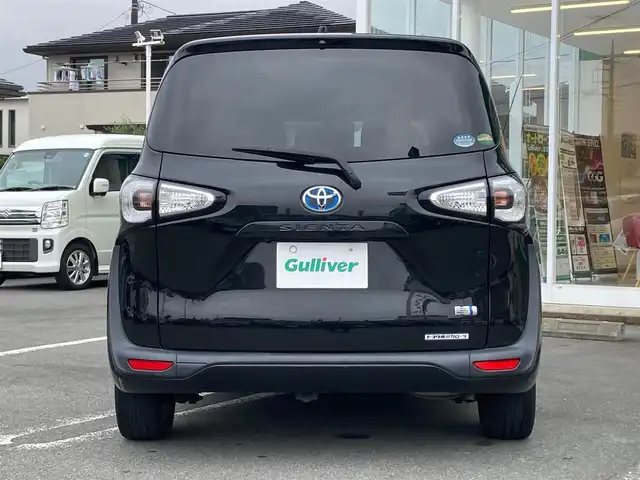 トヨタ シエンタ ハイブリッド G 静岡県 2018(平30)年 5.7万km ブラックマイカ エンジンスタートボタン/ワンオーナー/パワーステアリング/パワーウィンドウ/アイドリングストップ/スマートキー/オートエアコン/ETC2.0/バックカメラ/純正SDナビ（CD.BT.フルセグ）/3列シート/ウォークスルー/純正アルミホイール/純正フロアマット/両側パワースライドドア/ABS/横滑り防止装置/Wエアバック/2列目タンブルシート