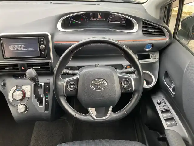 トヨタ シエンタ ハイブリッド G 静岡県 2018(平30)年 5.7万km ブラックマイカ エンジンスタートボタン/ワンオーナー/パワーステアリング/パワーウィンドウ/アイドリングストップ/スマートキー/オートエアコン/ETC2.0/バックカメラ/純正SDナビ（CD.BT.フルセグ）/3列シート/ウォークスルー/純正アルミホイール/純正フロアマット/両側パワースライドドア/ABS/横滑り防止装置/Wエアバック/2列目タンブルシート